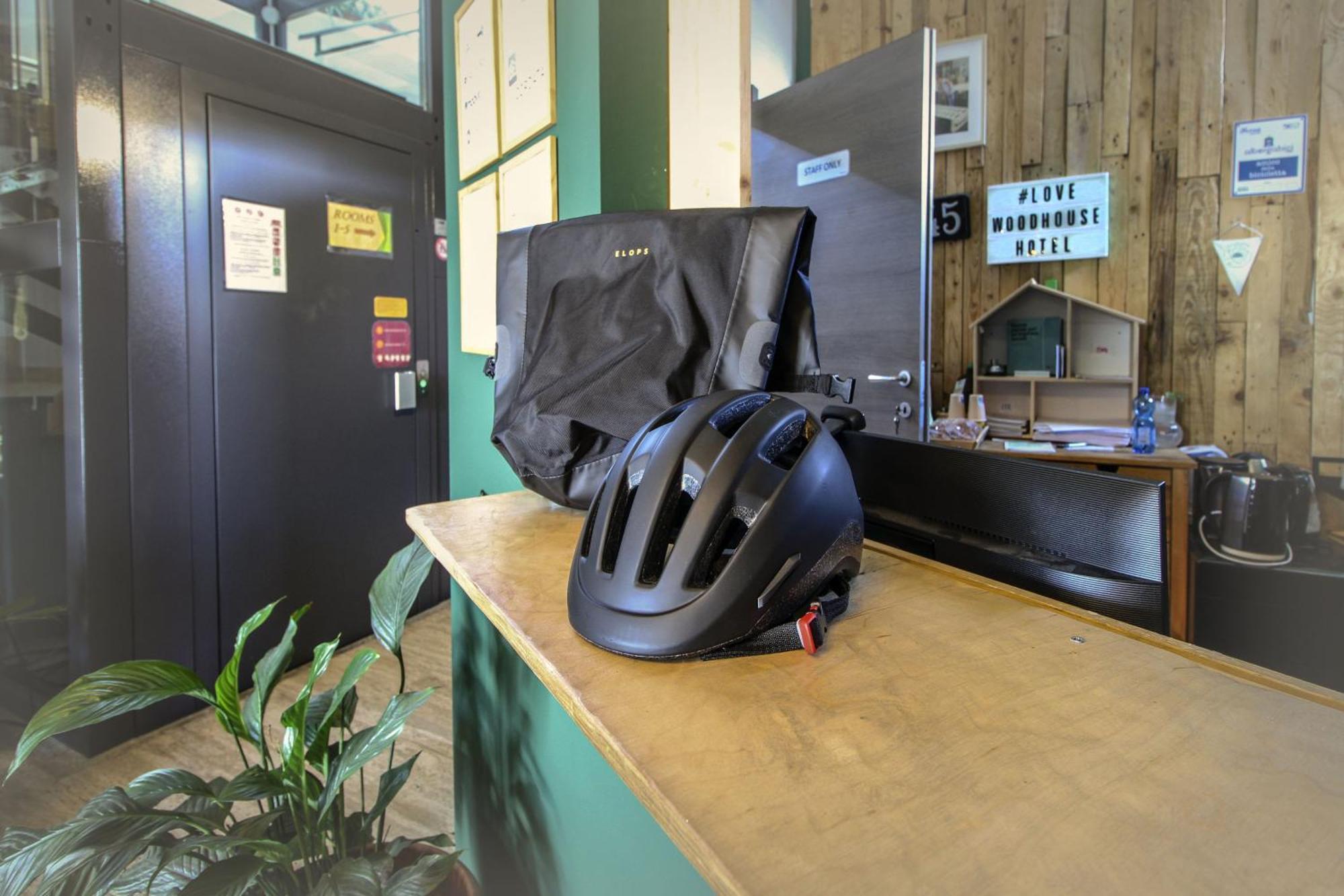 La Cordata Accommodation - Woodhouse Bike Hotel Cinisello Balsamo Exterior photo